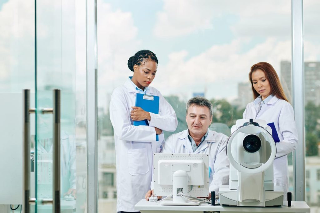 medici studiano terapia anemia falciforme