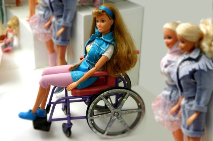 barbie disabile-barbie-disabilità positiva-disabilità-giocattoli per bambini-mattel barbie disabile-mattel-heyoka