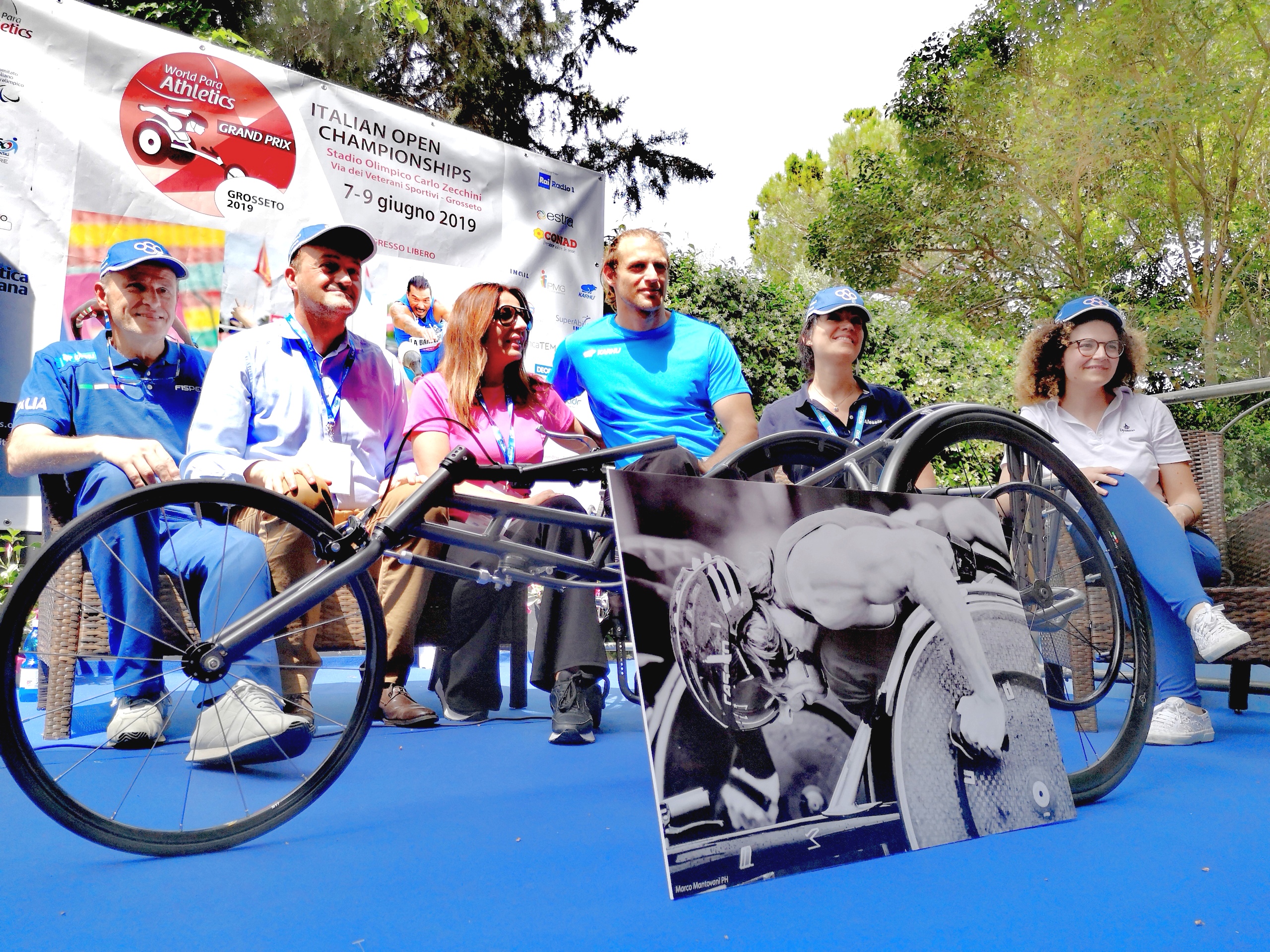 presentazione carrozzina sportiva versatile per disabili