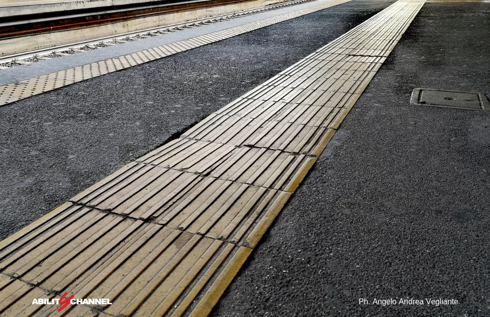 segnaletica per non vedenti stazione roma