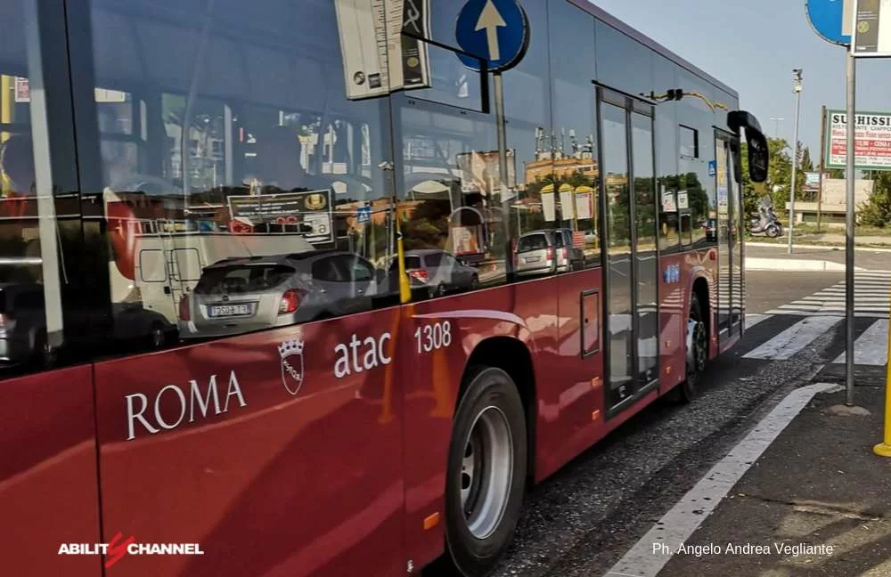 Uno dei nuovi bus atac di Roma Capitale
