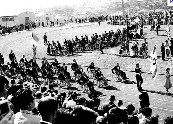 Storia delle paralimpiadi Tel Aviv 1968 parata