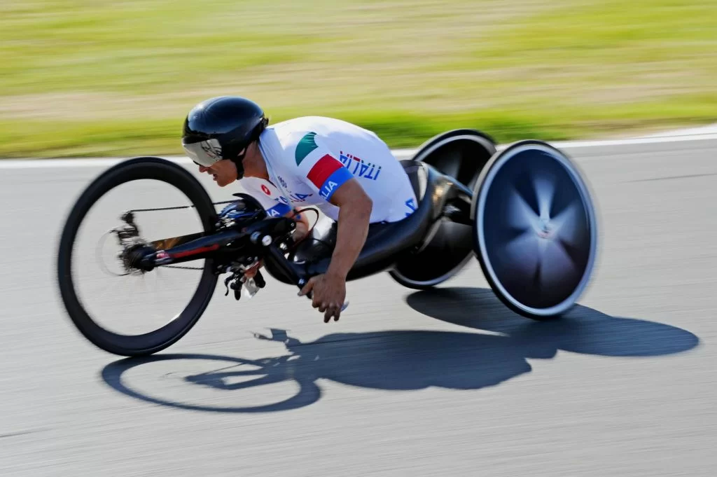 alex zanardi in corsa sull'handbike