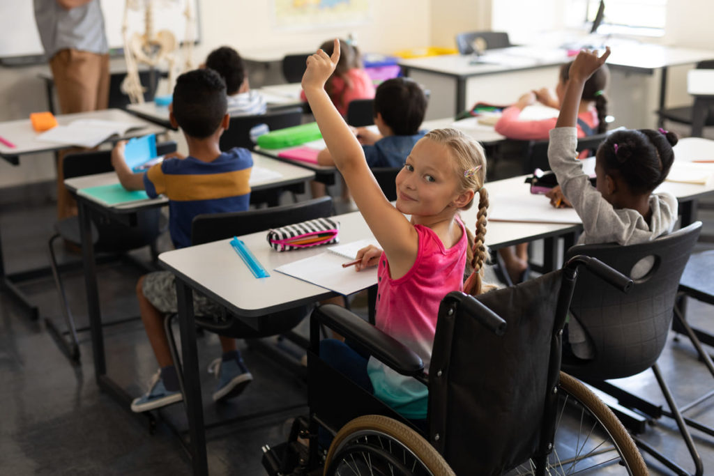 alunna con disabilità in classe