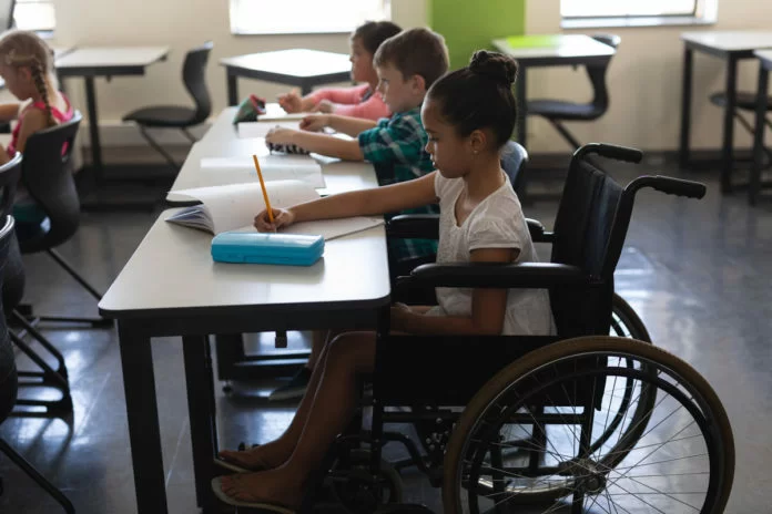 studente con disabilità a scuola