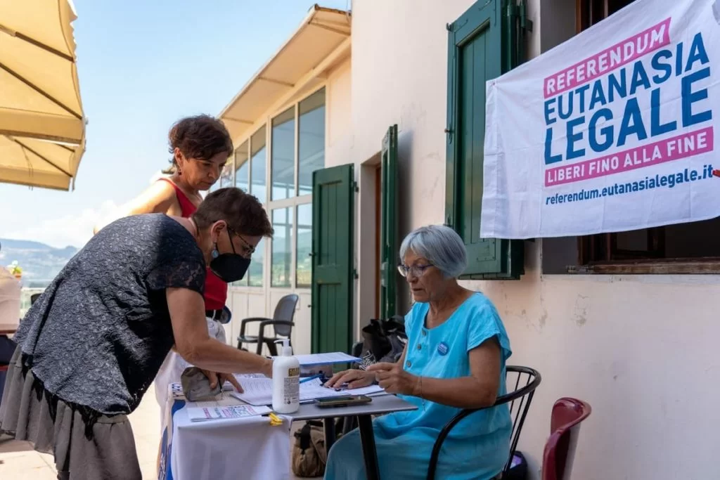 banchetto referendum eutanasia legale