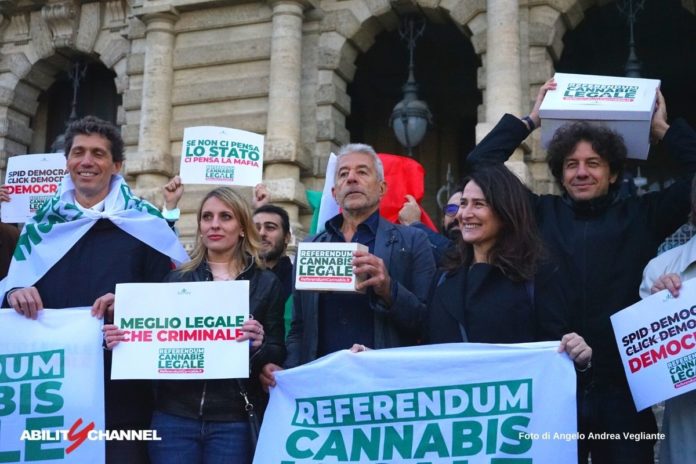 consegna firme referendum cannabis legale